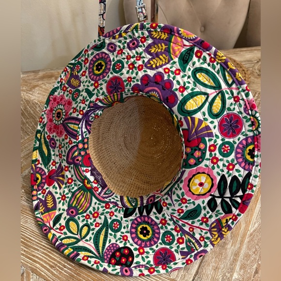 Vera Bradley Beach Bundle - Picture 8 of 10